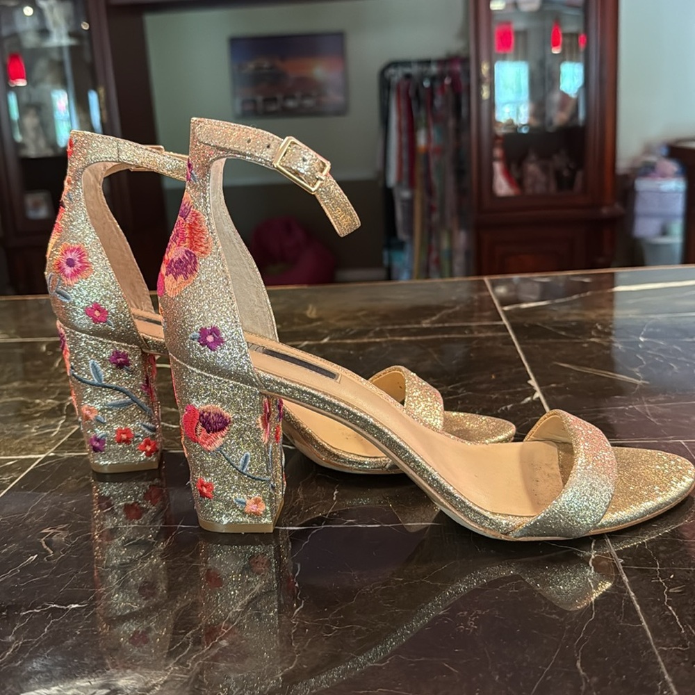 INC size 10.5 gold glitter chunky floral heels - Picture 5 of 6